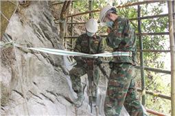 Bộ đội công binh “trừ họa” giúp dân